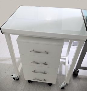 Table mobile plateau verre trempé émaillé 